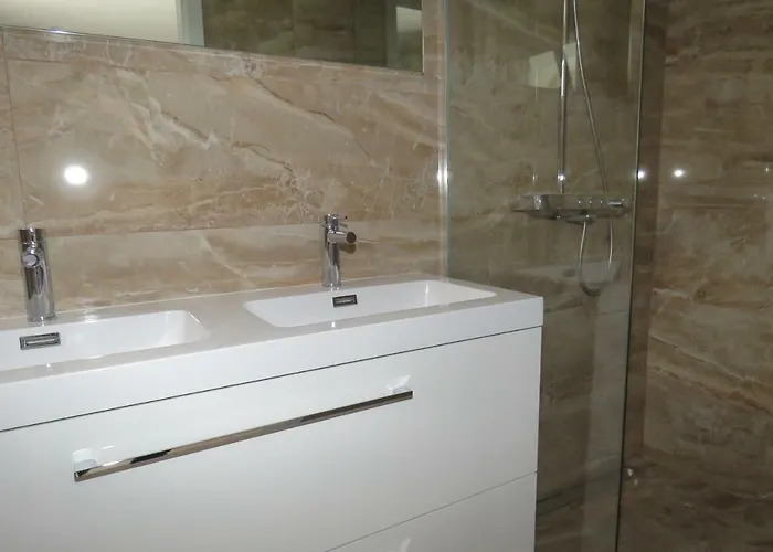 Lux Dalmatia Beachside Gostinjska kuća 3*
