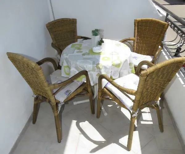 Gostinjska kuća Lux Dalmatia Beachside 3*