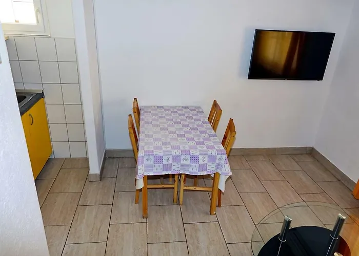 Lux Dalmatia Beachside بيت ضيافة 3*